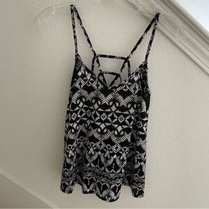 Xhilaration V-neck Tank Top Size M